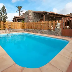 https://la-bella-tuineje.in-canary-islands.com