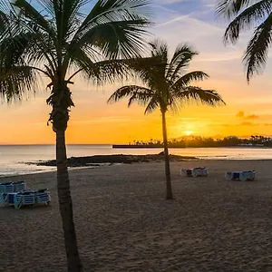 https://ales-house.puertodelcarmen-hotels.org